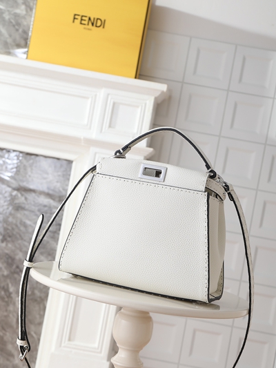 フェンディバッグ正面デザイン